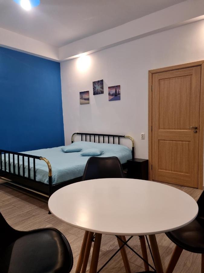 Evu Long Street Apartment Brasov Bagian luar foto