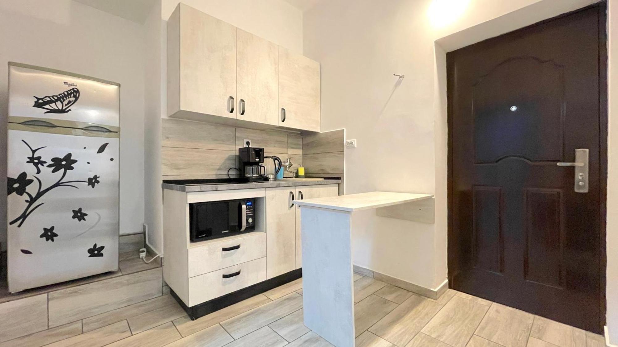 Evu Long Street Apartment Brasov Bagian luar foto