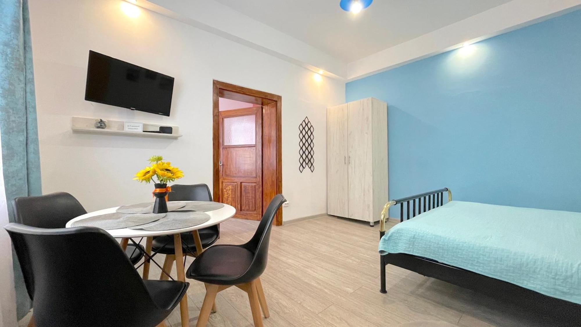 Evu Long Street Apartment Brasov Bagian luar foto