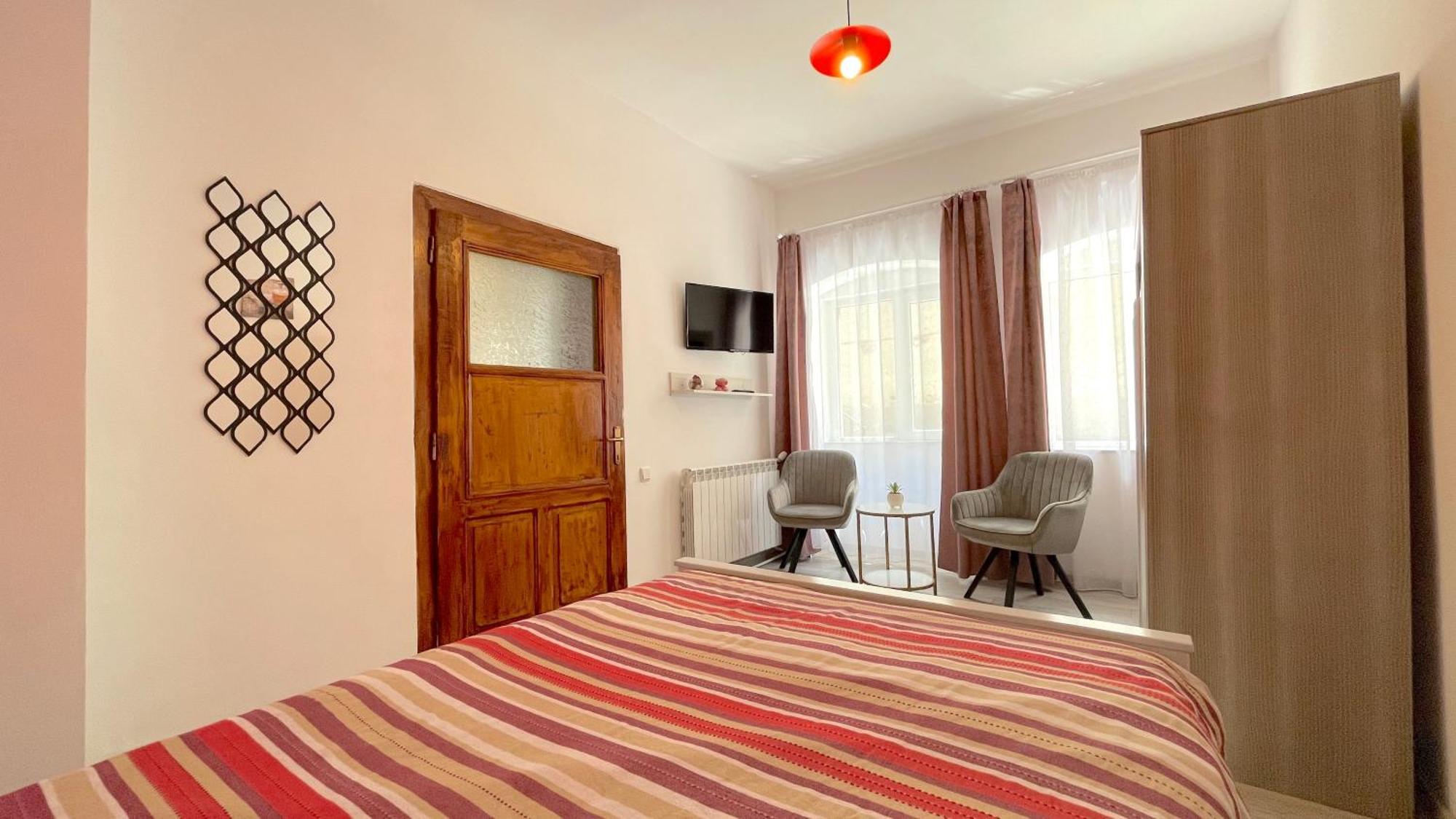 Evu Long Street Apartment Brasov Bagian luar foto