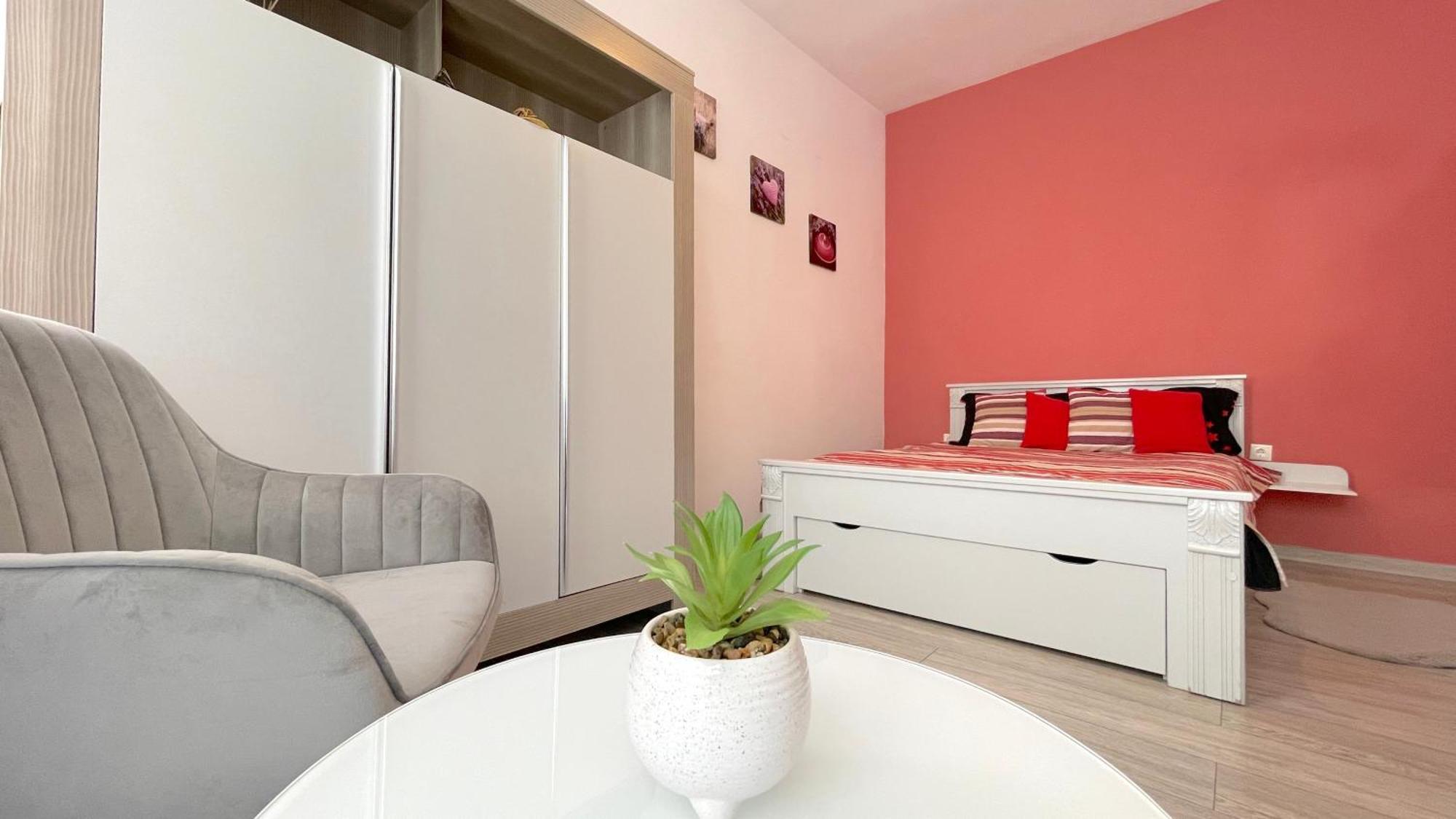 Evu Long Street Apartment Brasov Bagian luar foto