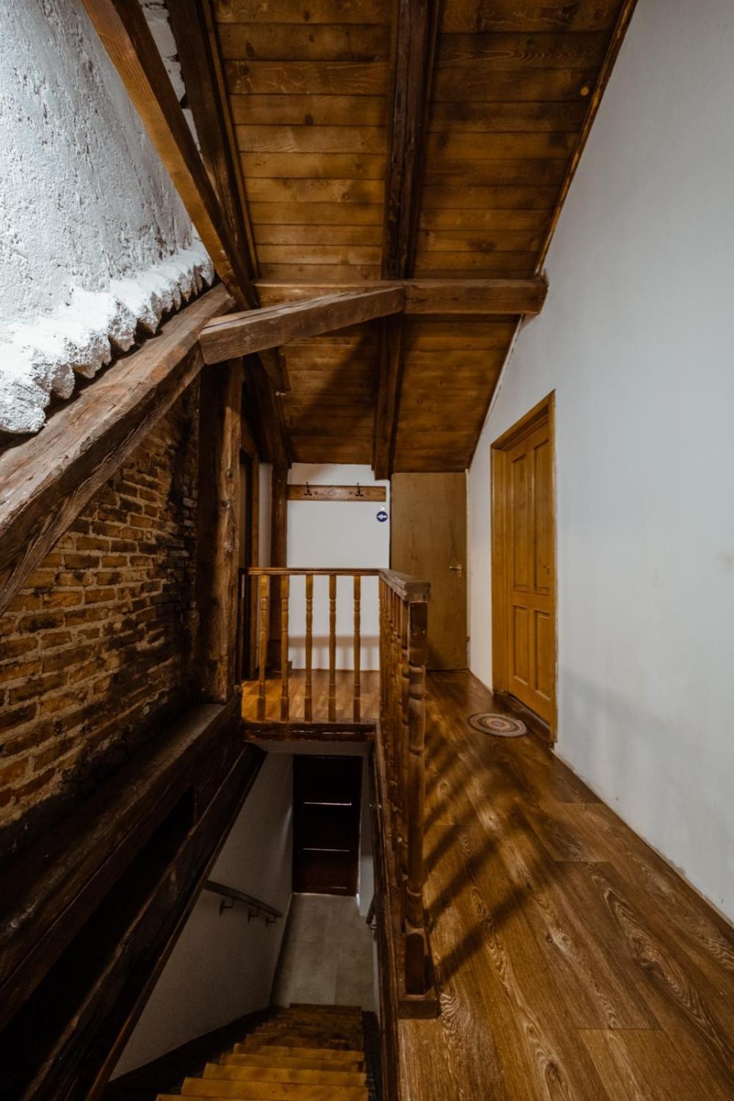 Evu Long Street Apartment Brasov Bagian luar foto